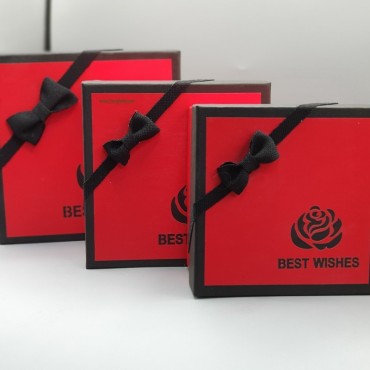 جعبه کادویی مربع قرمز و مشکی پاپیونی در 3 سایز