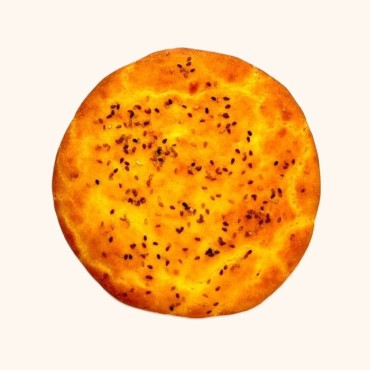 نان سنتی بدون گلوتن165 گرمی نیکونان
نان سنتی بدون گلوتن نیکونان، نانی خوش‌عطر و سالم است که بدون استفاده از آرد گندم تهیه شده و برای بیماران سلیاکی یا افرادی که از رژیم غذایی بدون گلوتن پیروی می‌کنند، مناسب است.بافت نان سنتی بدون گلوتن نیکونان بسیار نرم و لطیف بوده و طعم آن بسیار خوش ذائقه است. نان سنتی نیکونان را می توانید یک هفته بدون نیاز به یخچال و در دمای محیط نگهداری کنید و سه ماه نیز آن را در فریزر نگهداری کنید. 