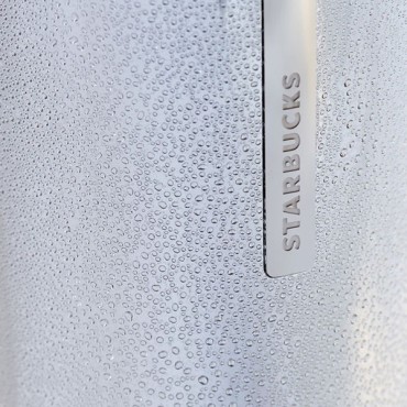 ماگ اکریلیک استارباکس با بدنه درخشان نقره ای 