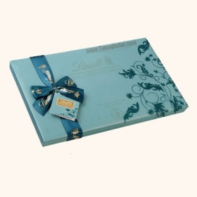 شکلات کادویی لینت مدل پرالین هاشفن با بسته بندی آبی
